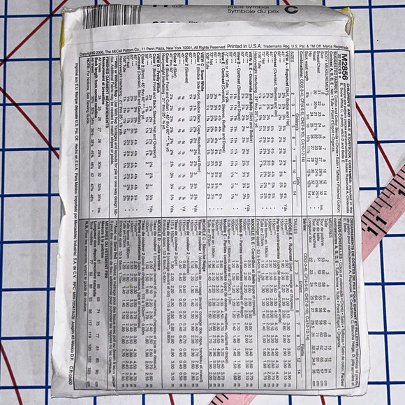 McCall’s Snow White, Cinderella + 3 costume sewing pattern Size: 7, 8, 10 - Picture 3 of 5